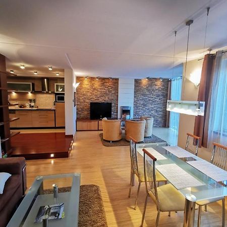 Uroczy Apartament Przy Deptaku Z Parkingiem. โปลานิซา-สดรอยจ์ ภายนอก รูปภาพ