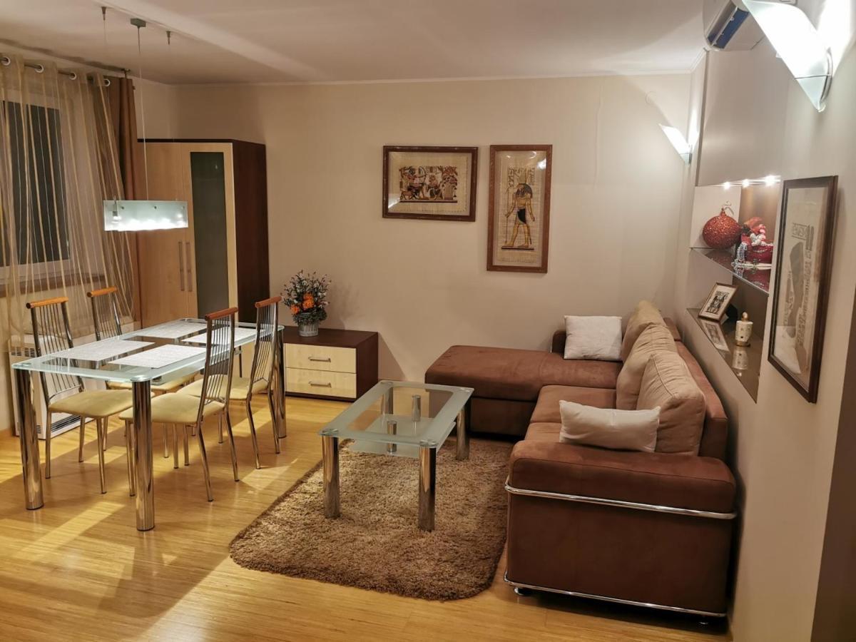 Uroczy Apartament Przy Deptaku Z Parkingiem. โปลานิซา-สดรอยจ์ ภายนอก รูปภาพ