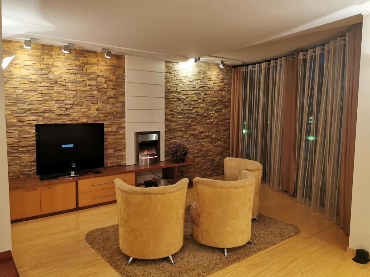 Uroczy Apartament Przy Deptaku Z Parkingiem. โปลานิซา-สดรอยจ์ ภายนอก รูปภาพ