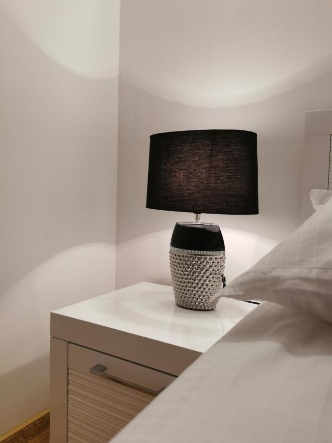Uroczy Apartament Przy Deptaku Z Parkingiem. โปลานิซา-สดรอยจ์ ภายนอก รูปภาพ