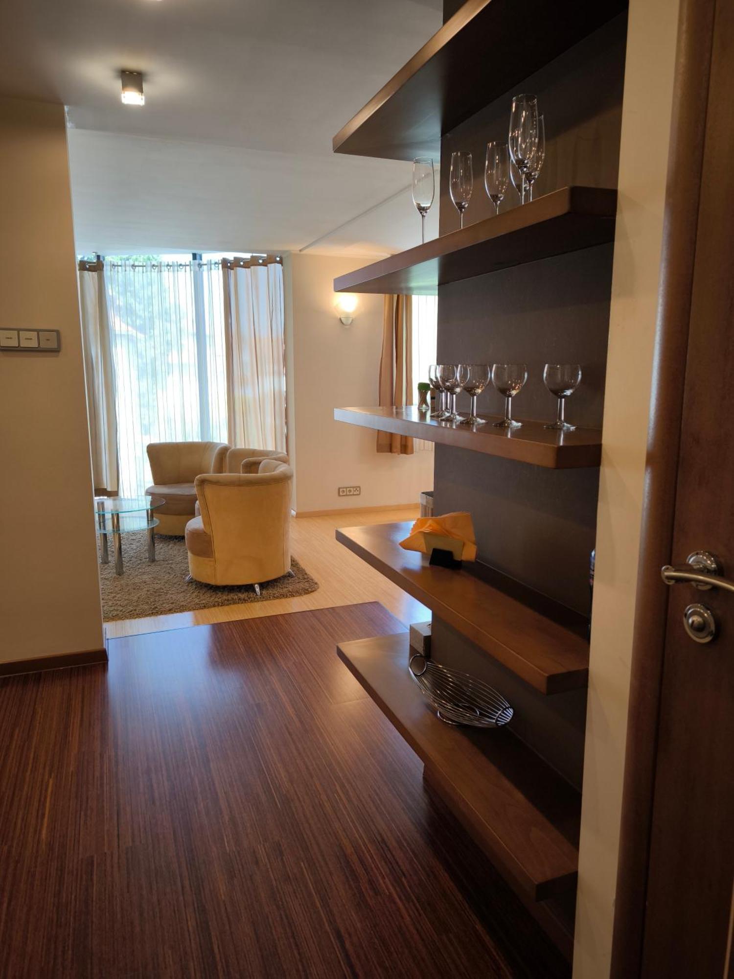 Uroczy Apartament Przy Deptaku Z Parkingiem. โปลานิซา-สดรอยจ์ ภายนอก รูปภาพ